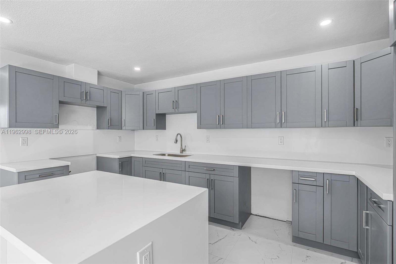 CORAL GABLES HEIGHTS - Residential