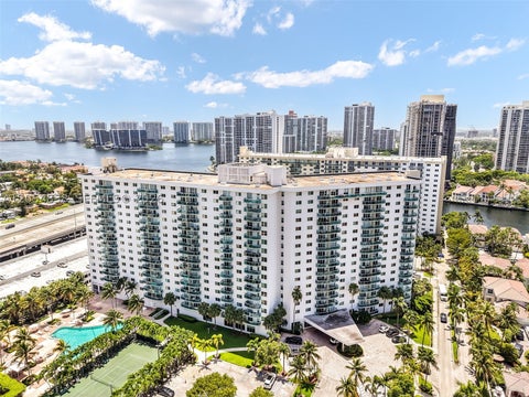 Photo of 19380 Collins Ave #1423, Sunny Isles Beach, FL 33160 (MLS # A12054838)