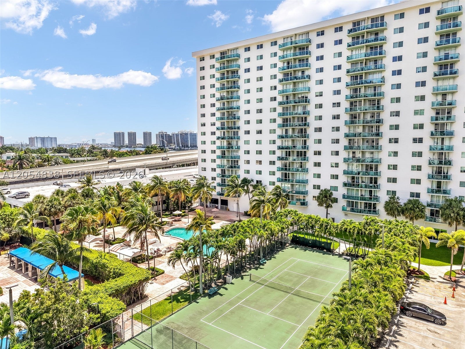 19380 Collins Ave 1423