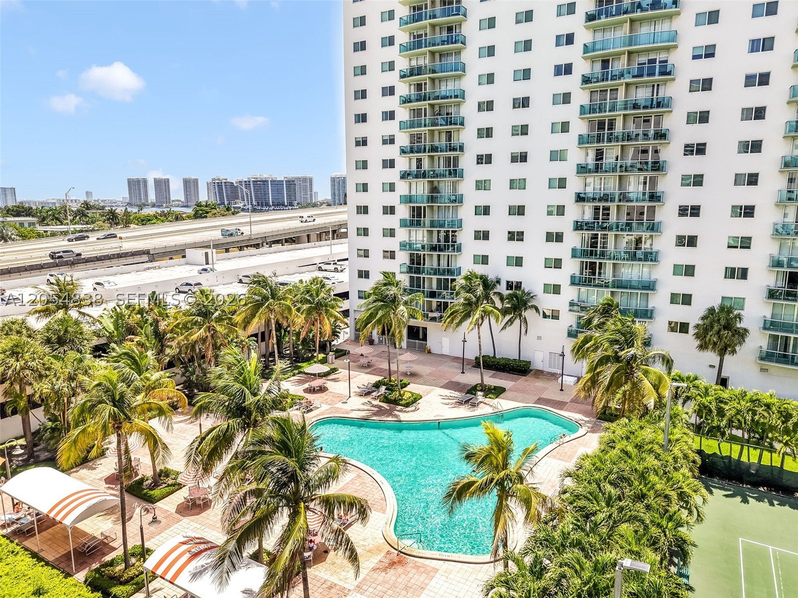 19380 Collins Ave 1423