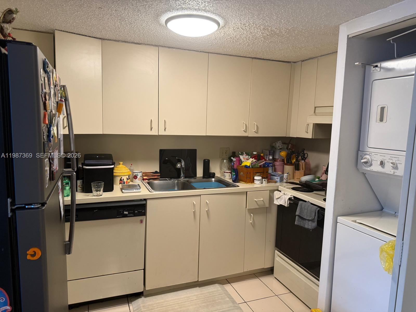 FOUNTAIN PK VILLAGE HOMES - Residential