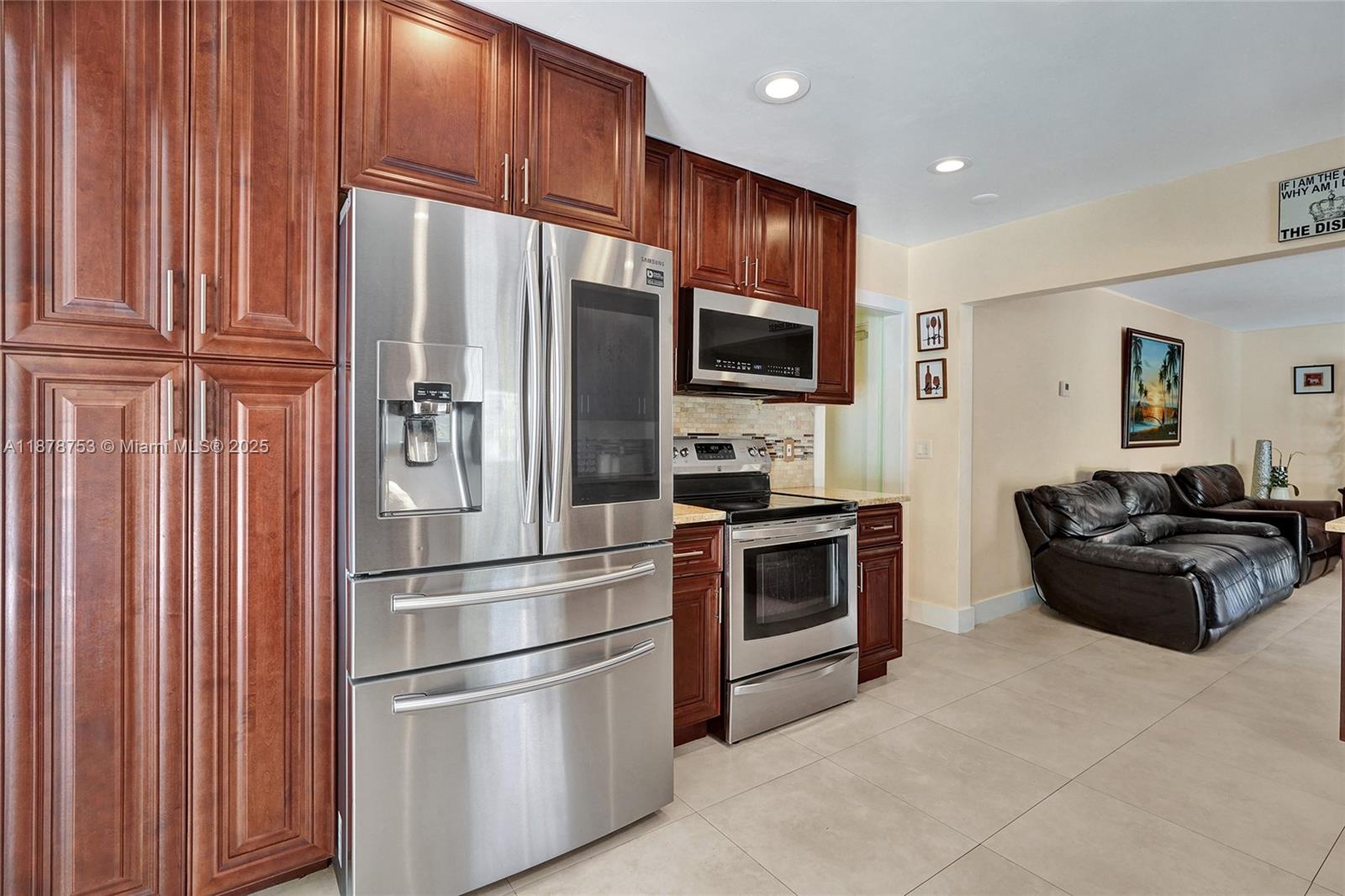 CORAL SPRINGS VILLAGE GRE - Residential