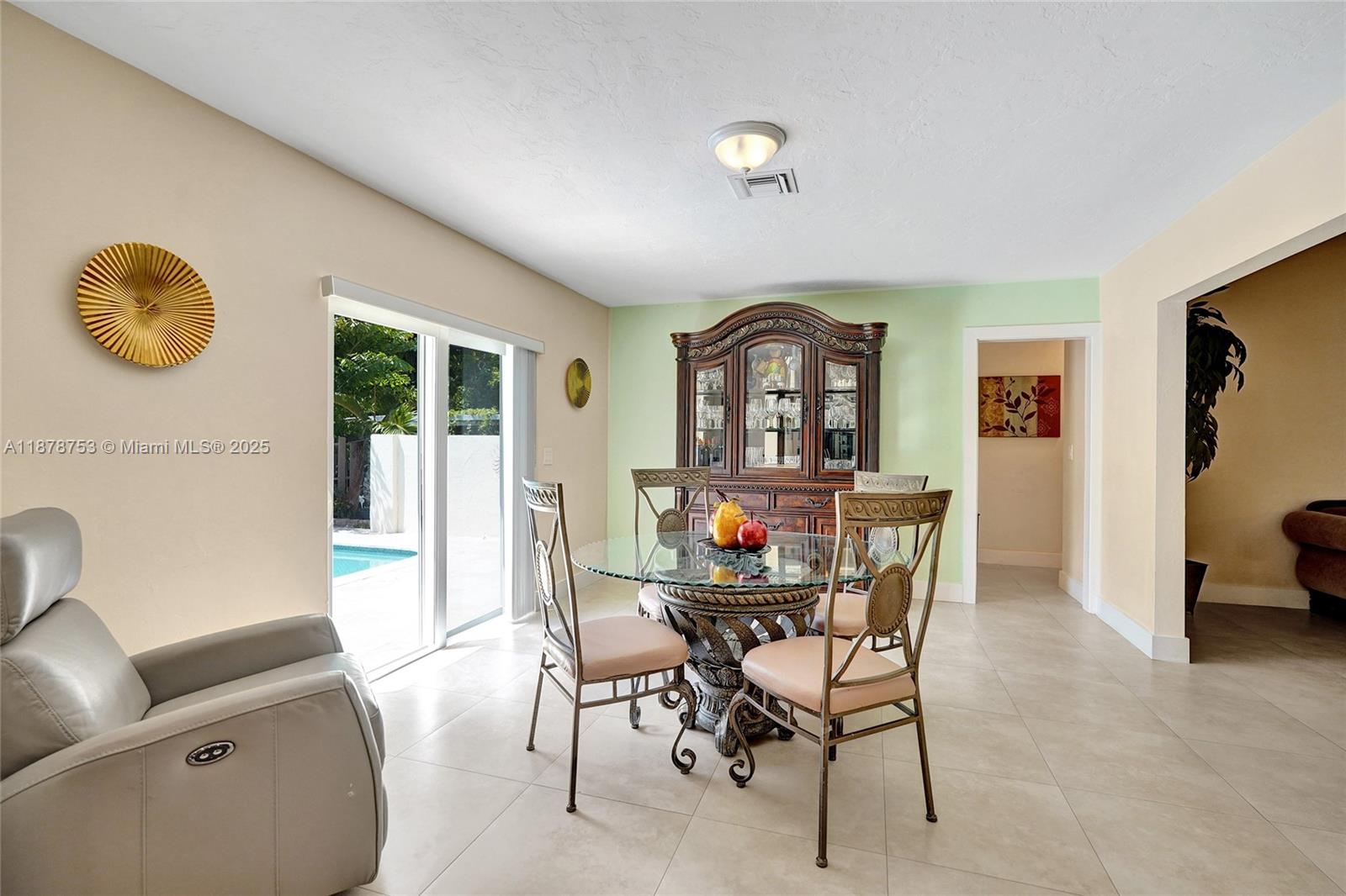 CORAL SPRINGS VILLAGE GRE - Residential