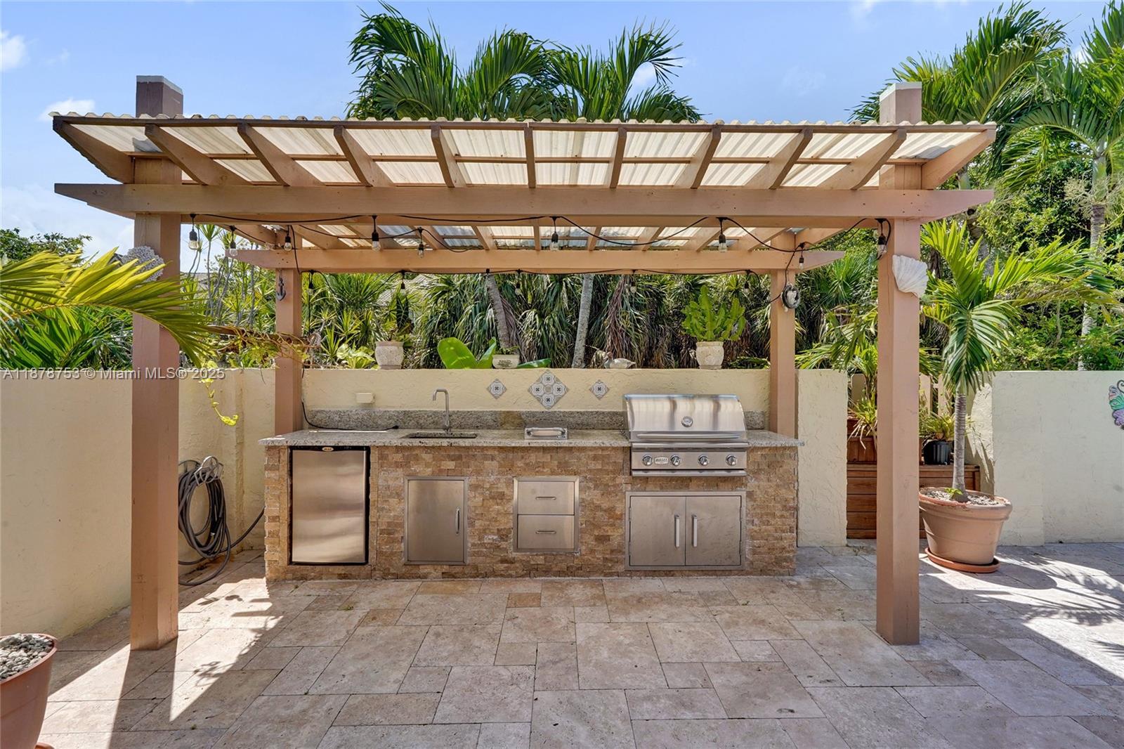 CORAL SPRINGS VILLAGE GRE - Residential