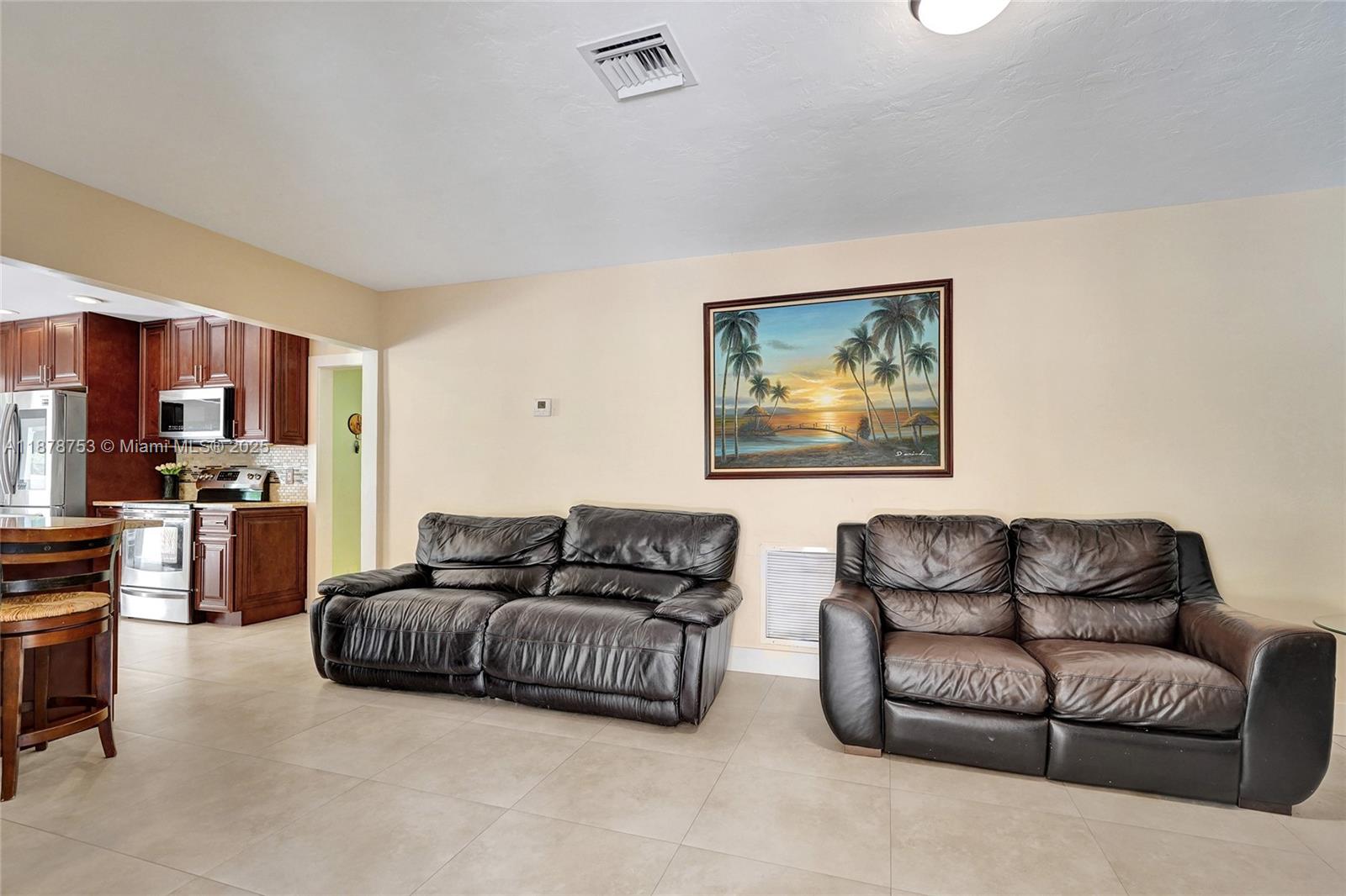 CORAL SPRINGS VILLAGE GRE - Residential