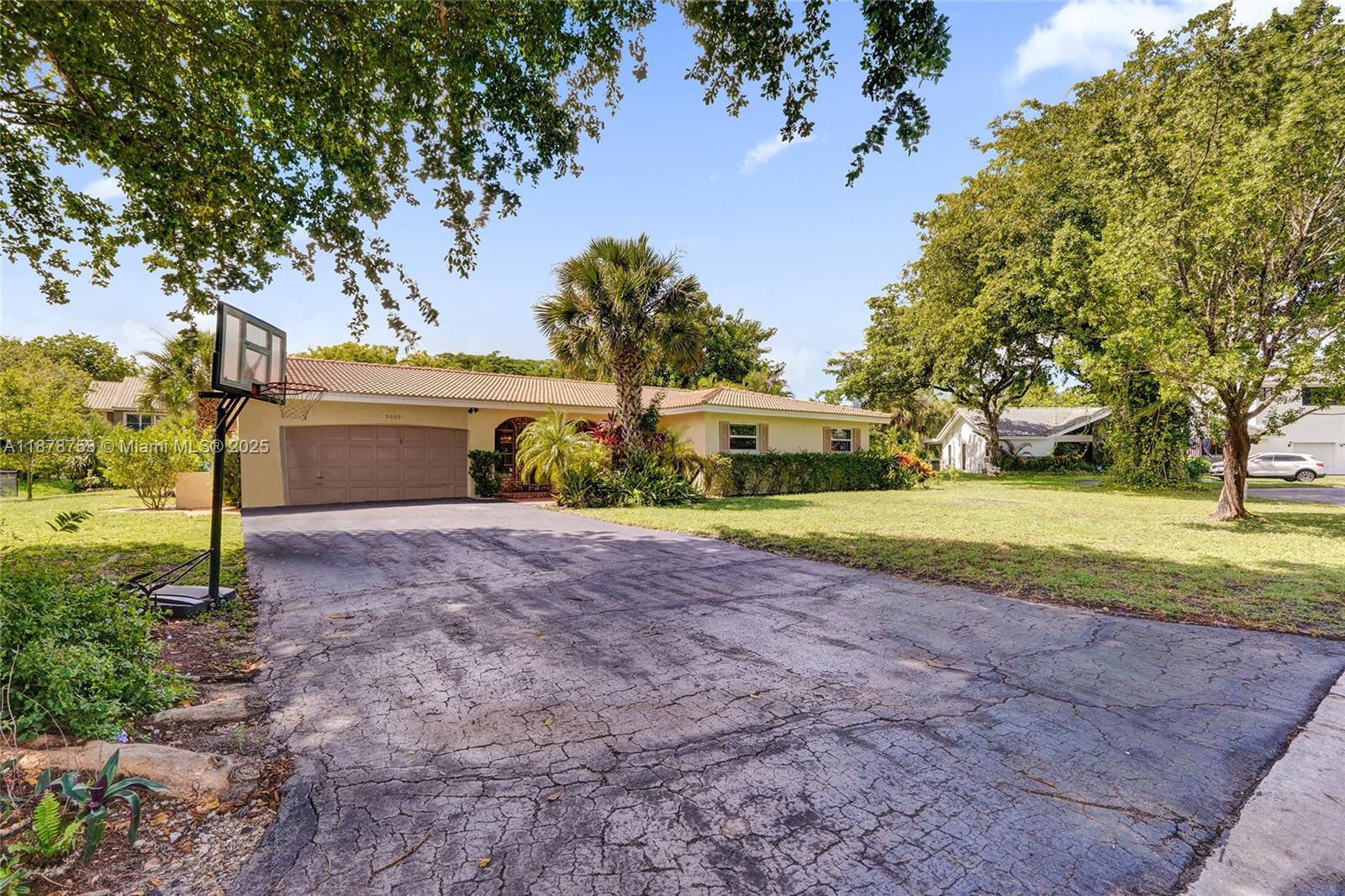 9060 NW 32nd St