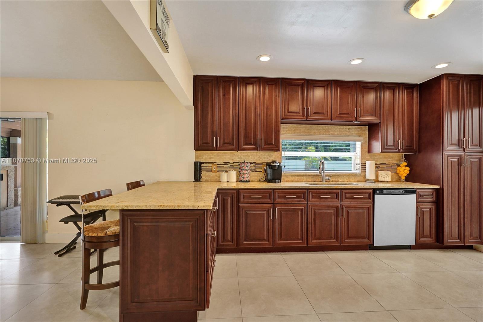 CORAL SPRINGS VILLAGE GRE - Residential