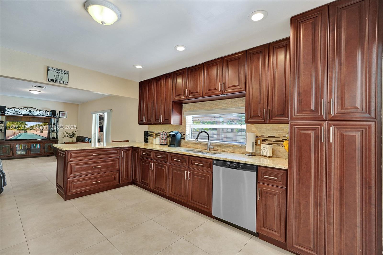 CORAL SPRINGS VILLAGE GRE - Residential