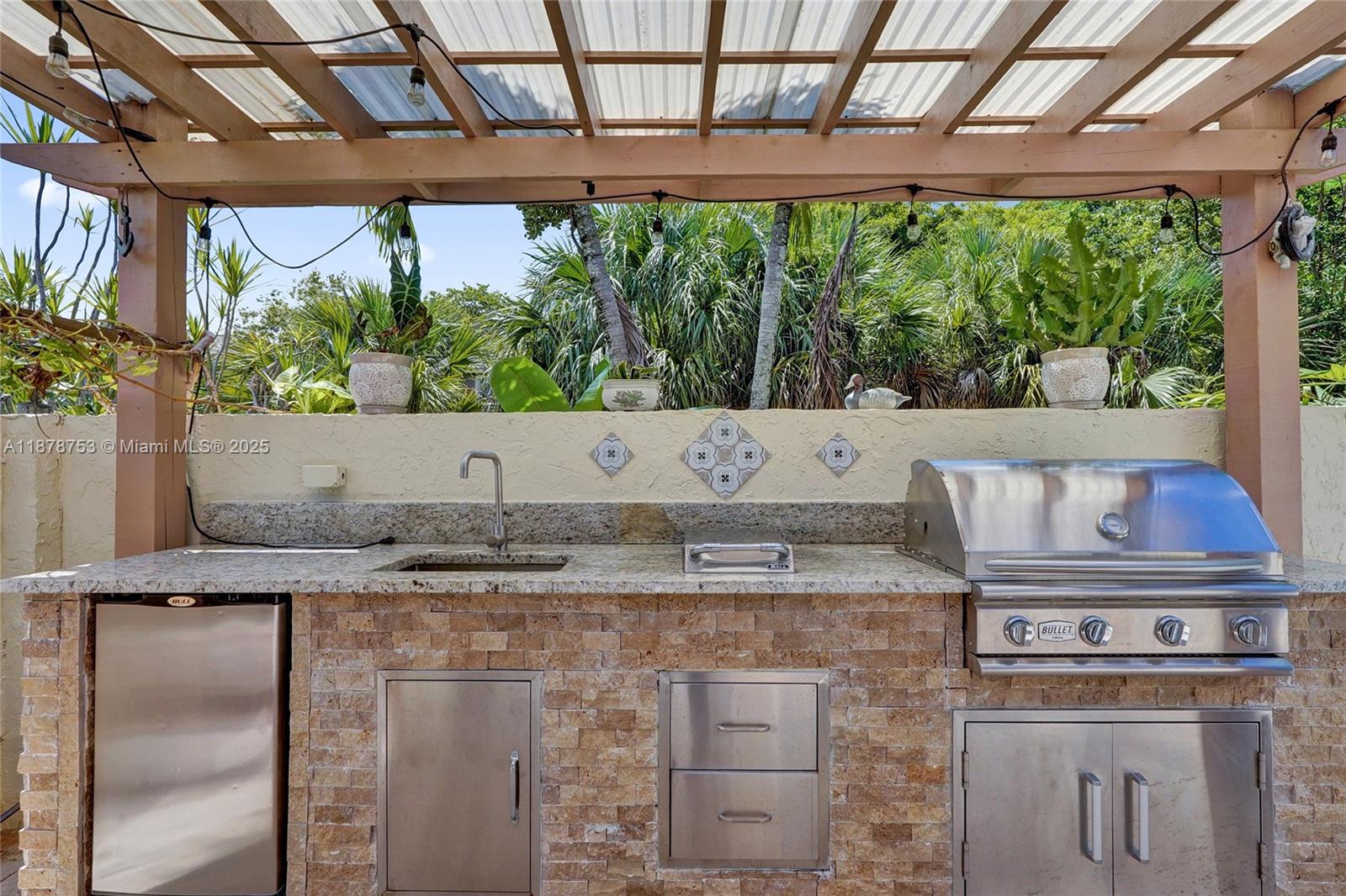 CORAL SPRINGS VILLAGE GRE - Residential