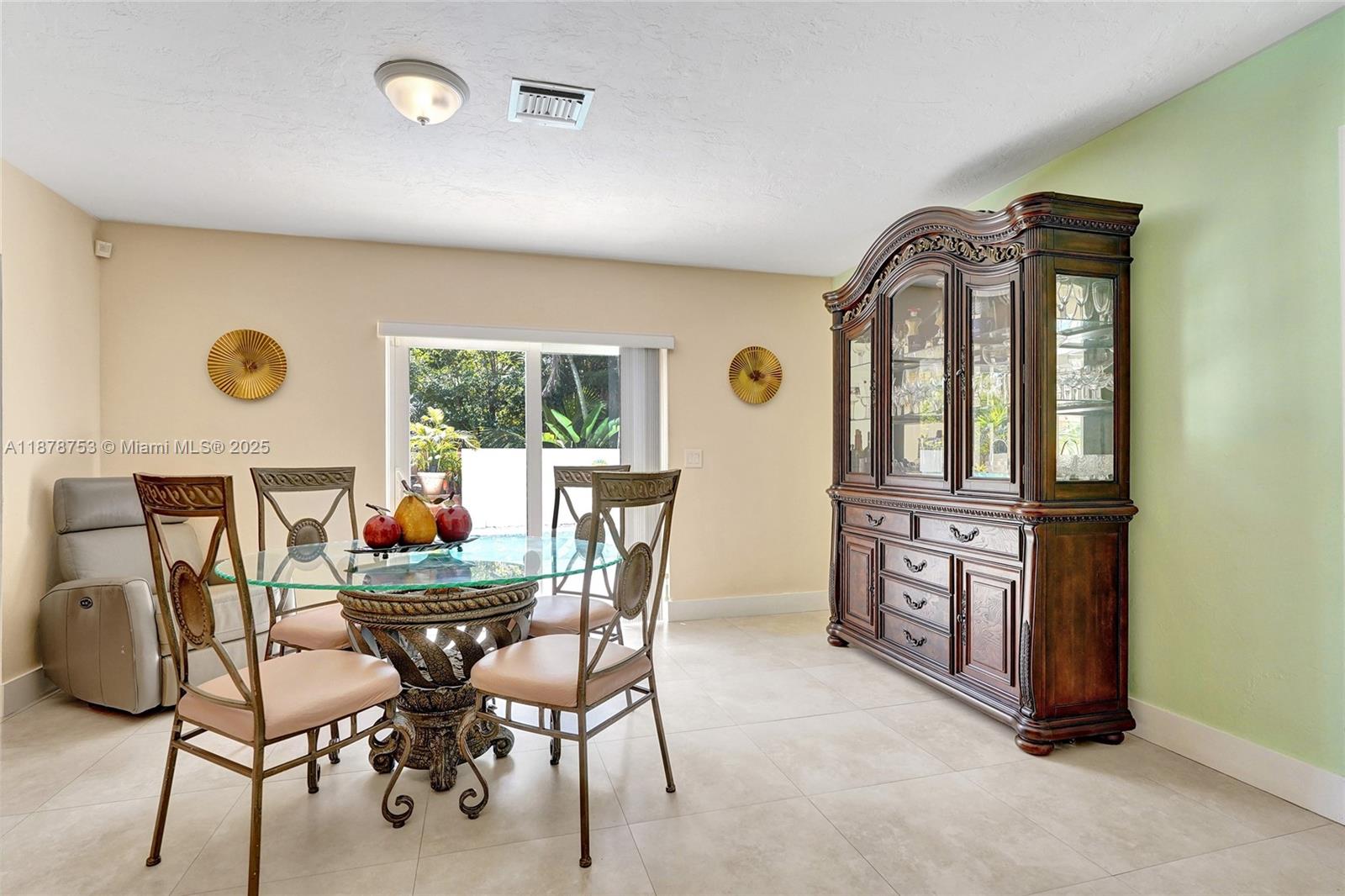 CORAL SPRINGS VILLAGE GRE - Residential