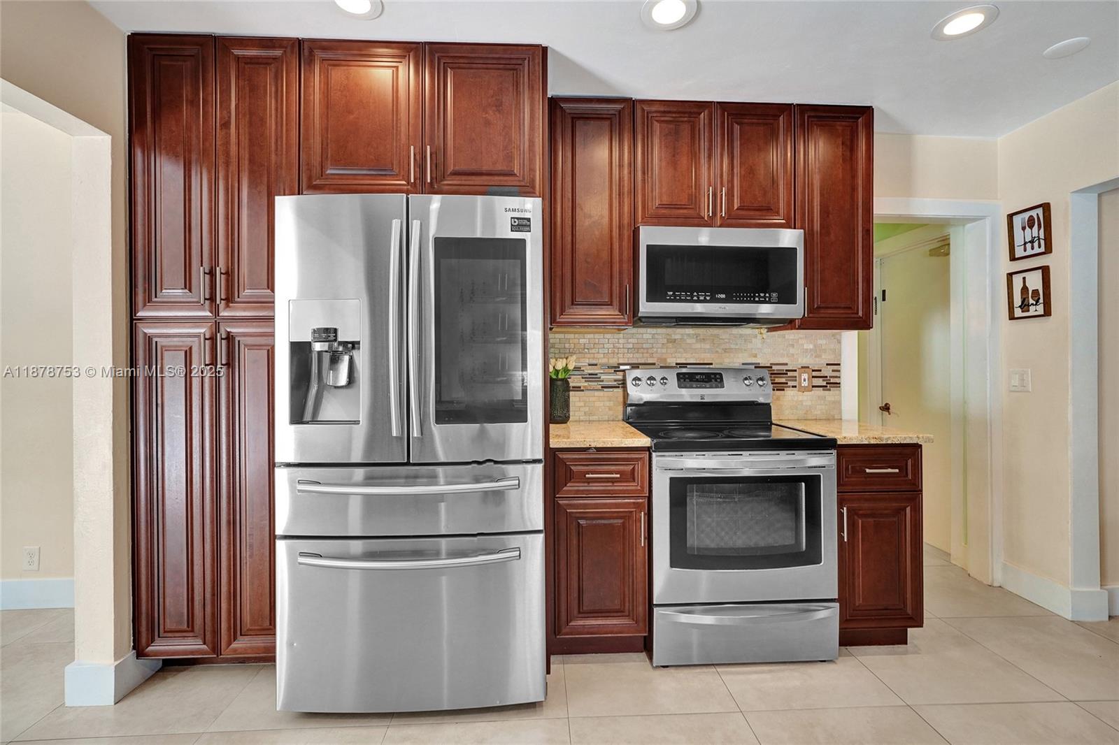 CORAL SPRINGS VILLAGE GRE - Residential