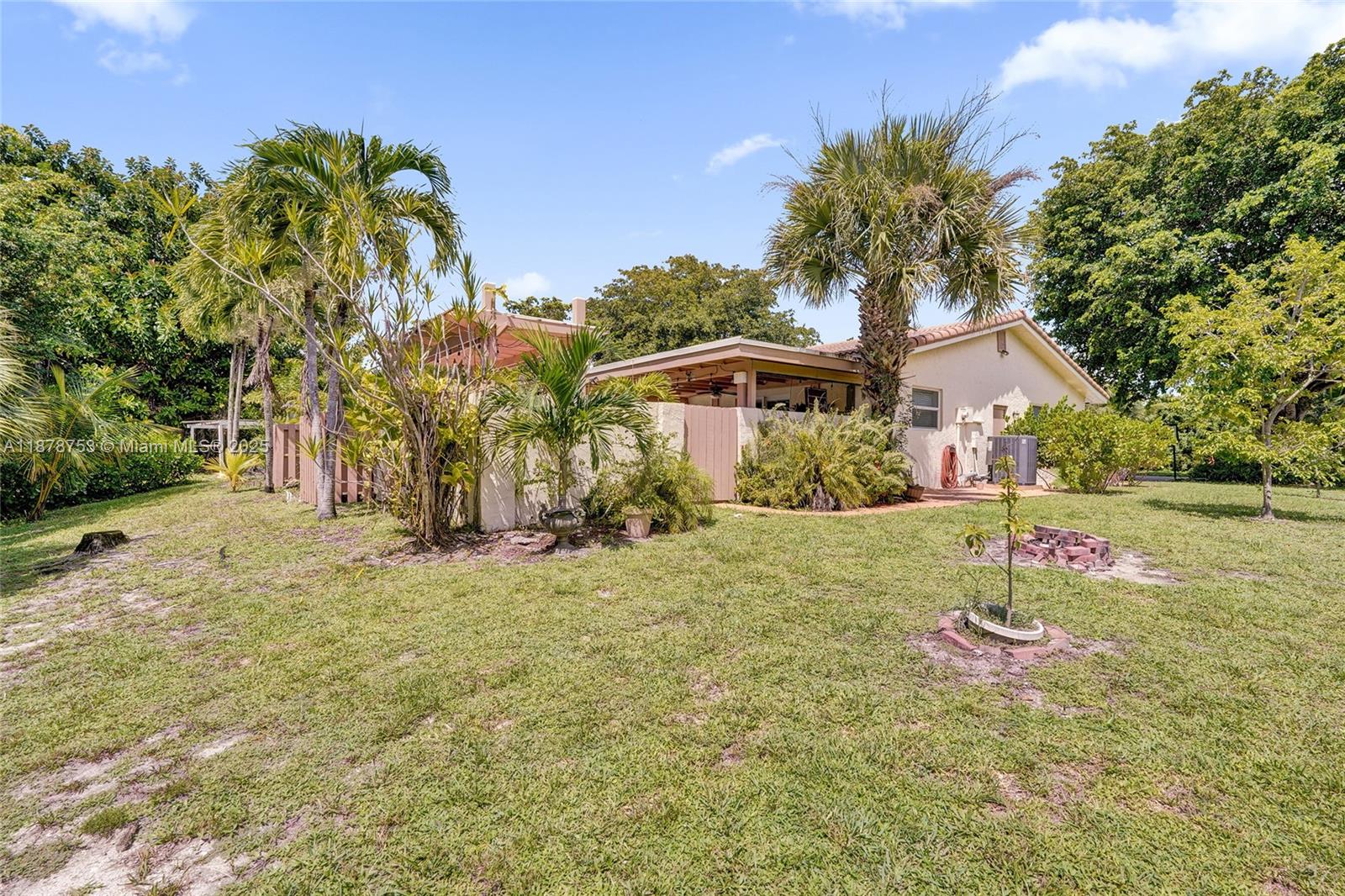 CORAL SPRINGS VILLAGE GRE - Residential