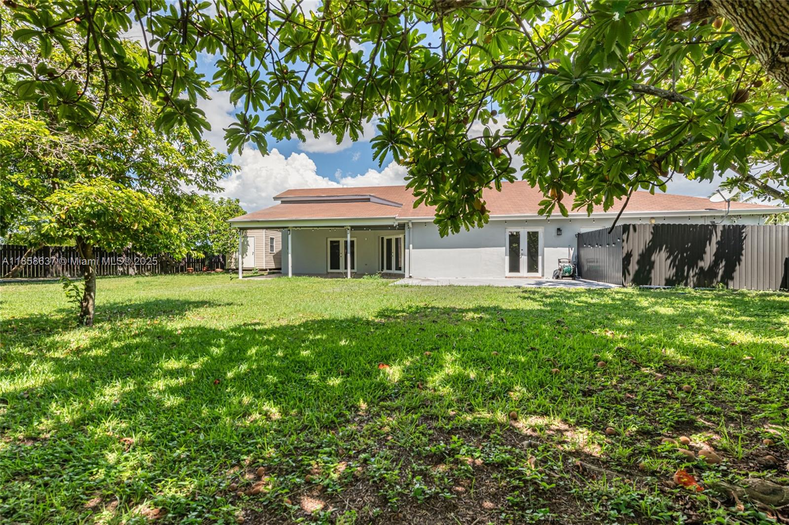 COLONIAL PINES - Residential