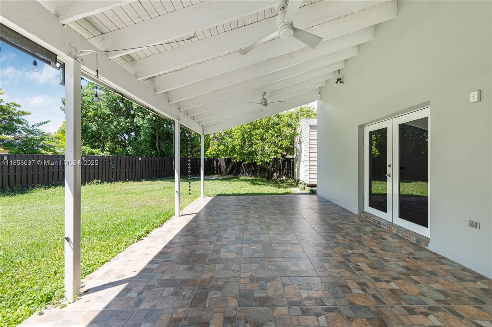 COLONIAL PINES - Residential