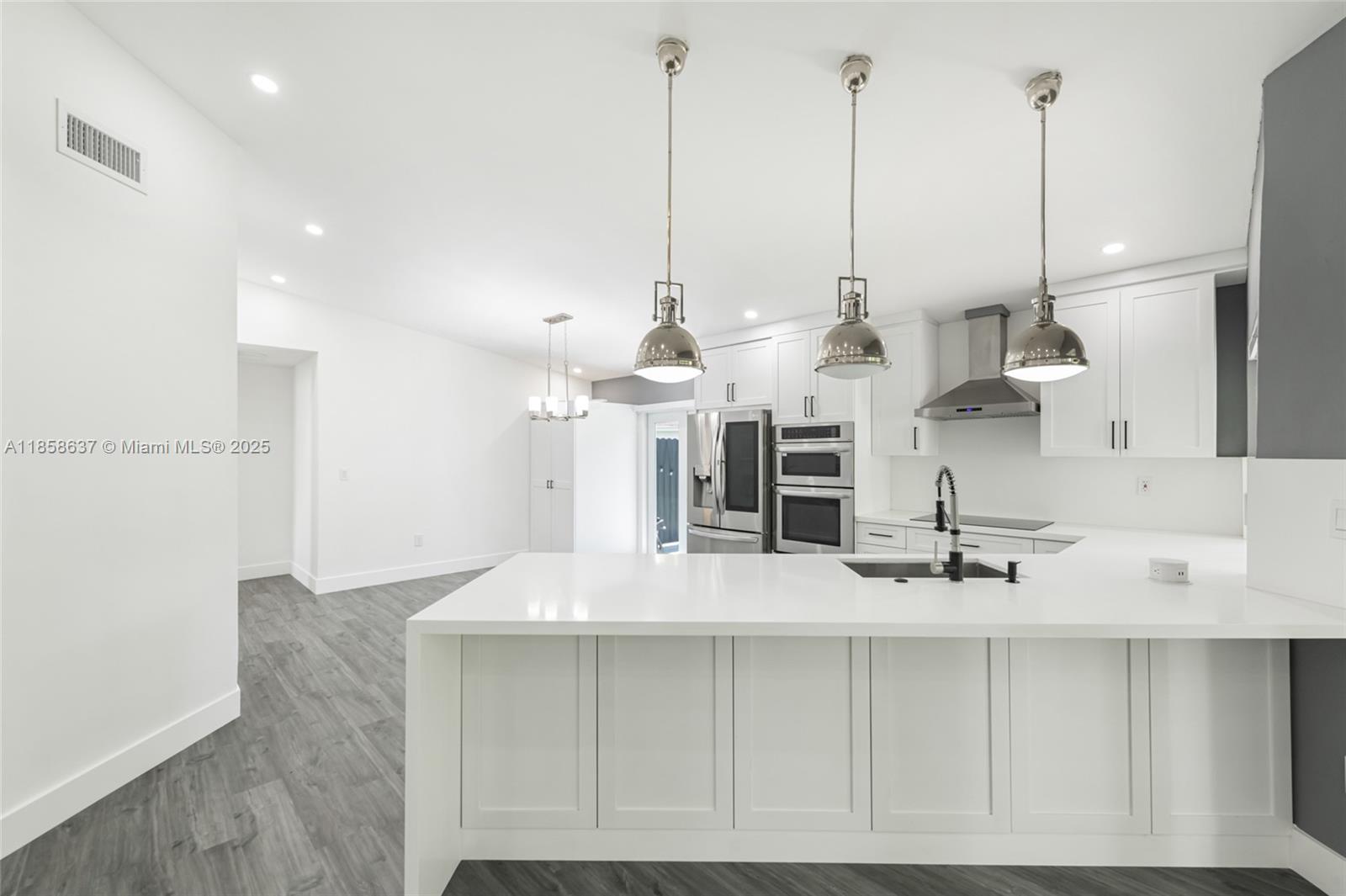 COLONIAL PINES - Residential