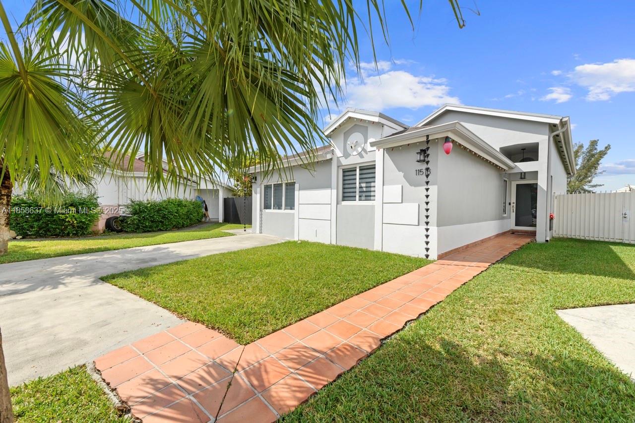 COLONIAL PINES - Residential