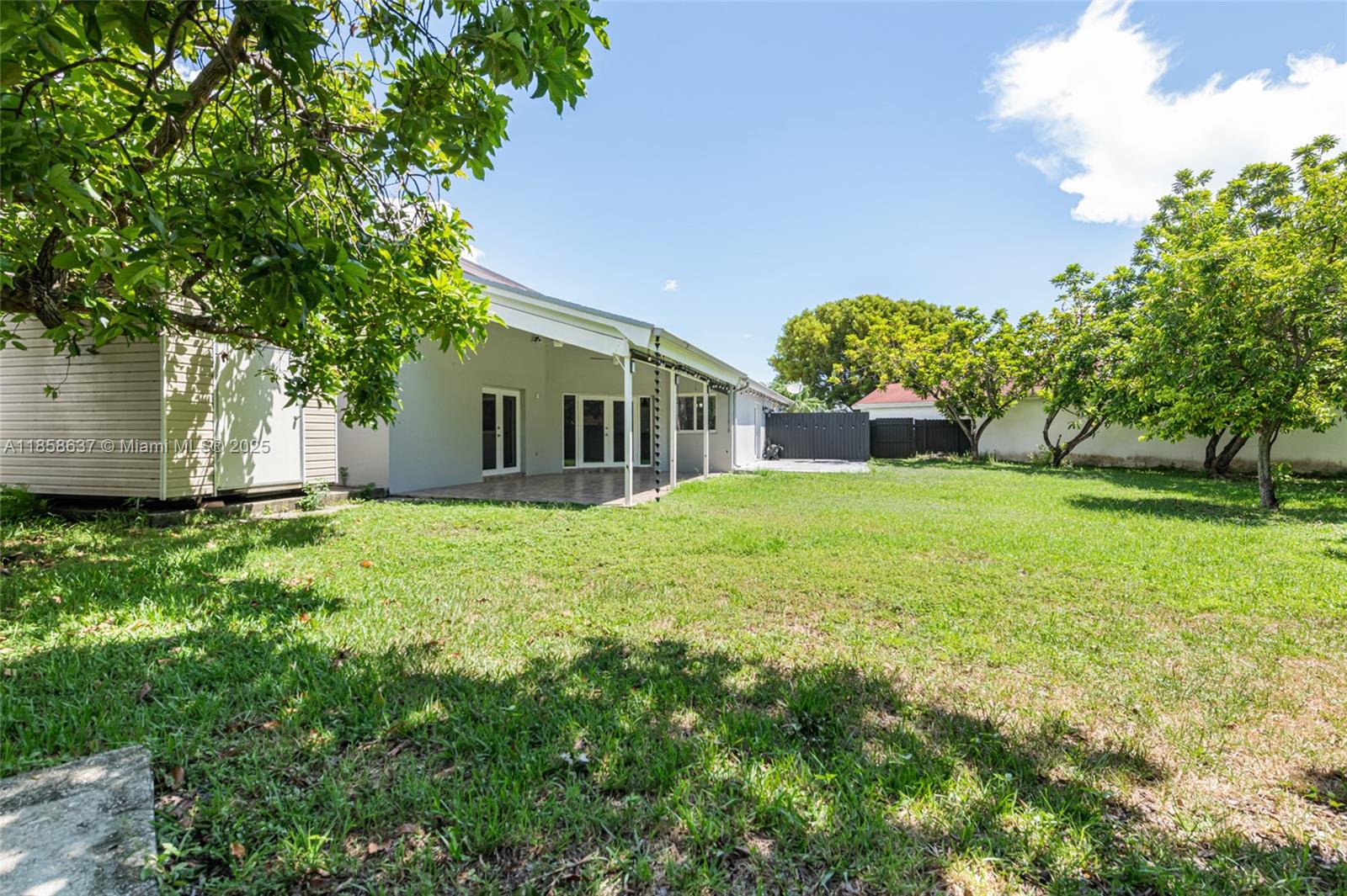 COLONIAL PINES - Residential