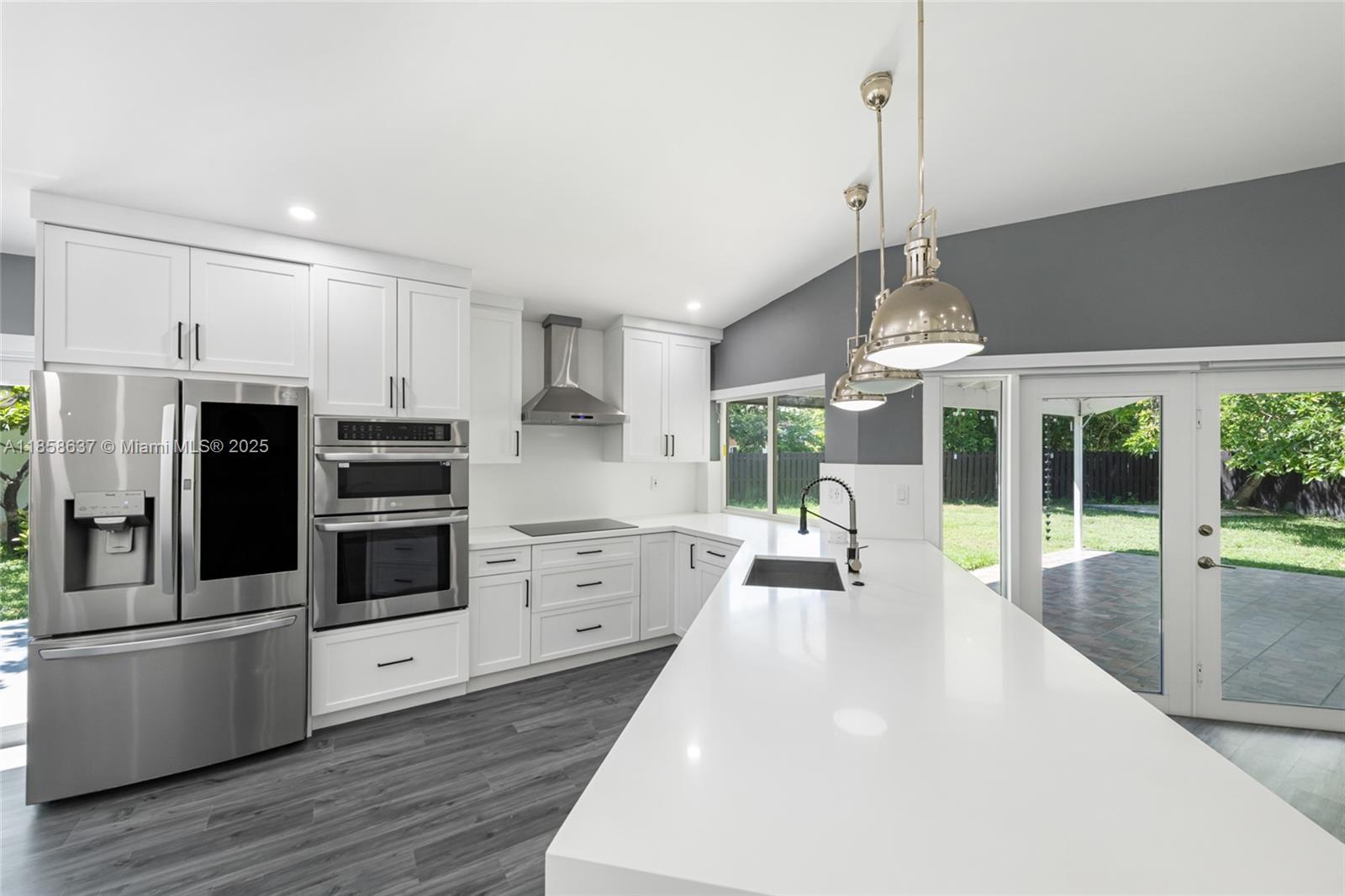 COLONIAL PINES - Residential