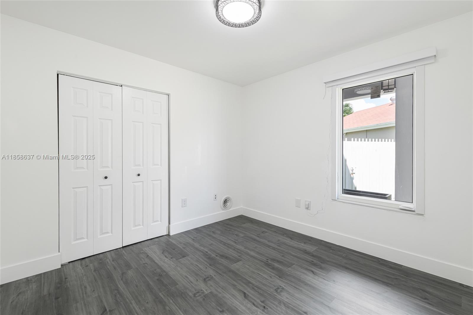 COLONIAL PINES - Residential