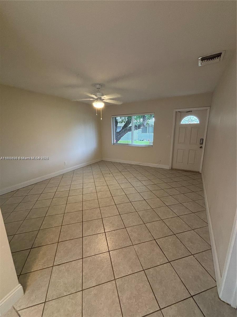 1061 NE 34th 3
