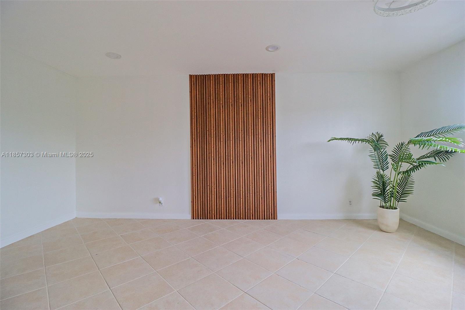 WINDMILL LAKES IV CONDO - Residential