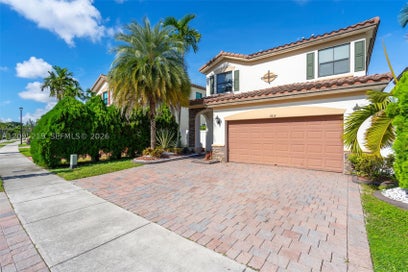 8818 W 33 RD Ave Hialeah FL 33018