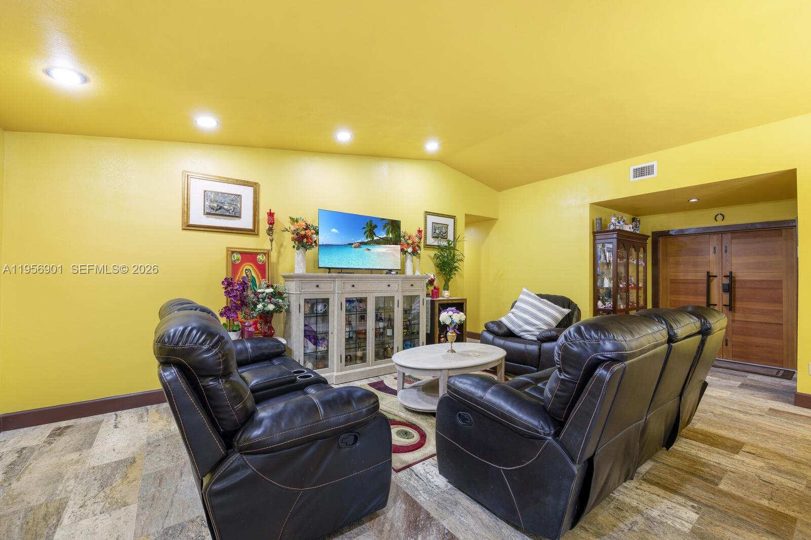 HARTFORD PLACE - Residential