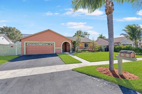 Photo of 13850 SW 285th Ter, Homestead, FL 33033 (MLS # A11956901)