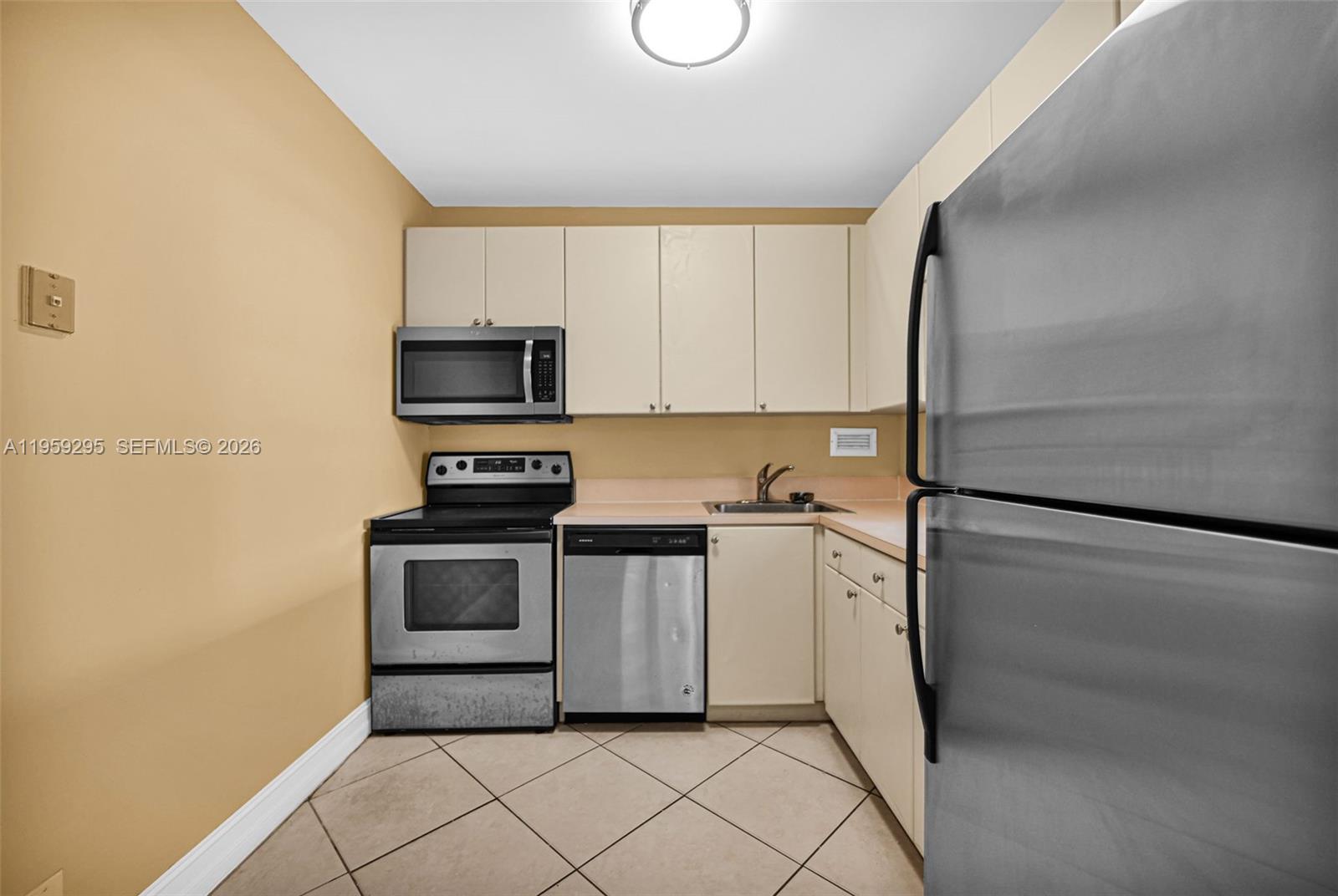 ISLAND PLACE AT NORTH BAY - Residential Lease