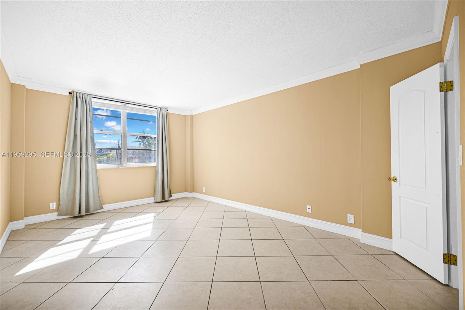 ISLAND PLACE AT NORTH BAY - Residential Lease