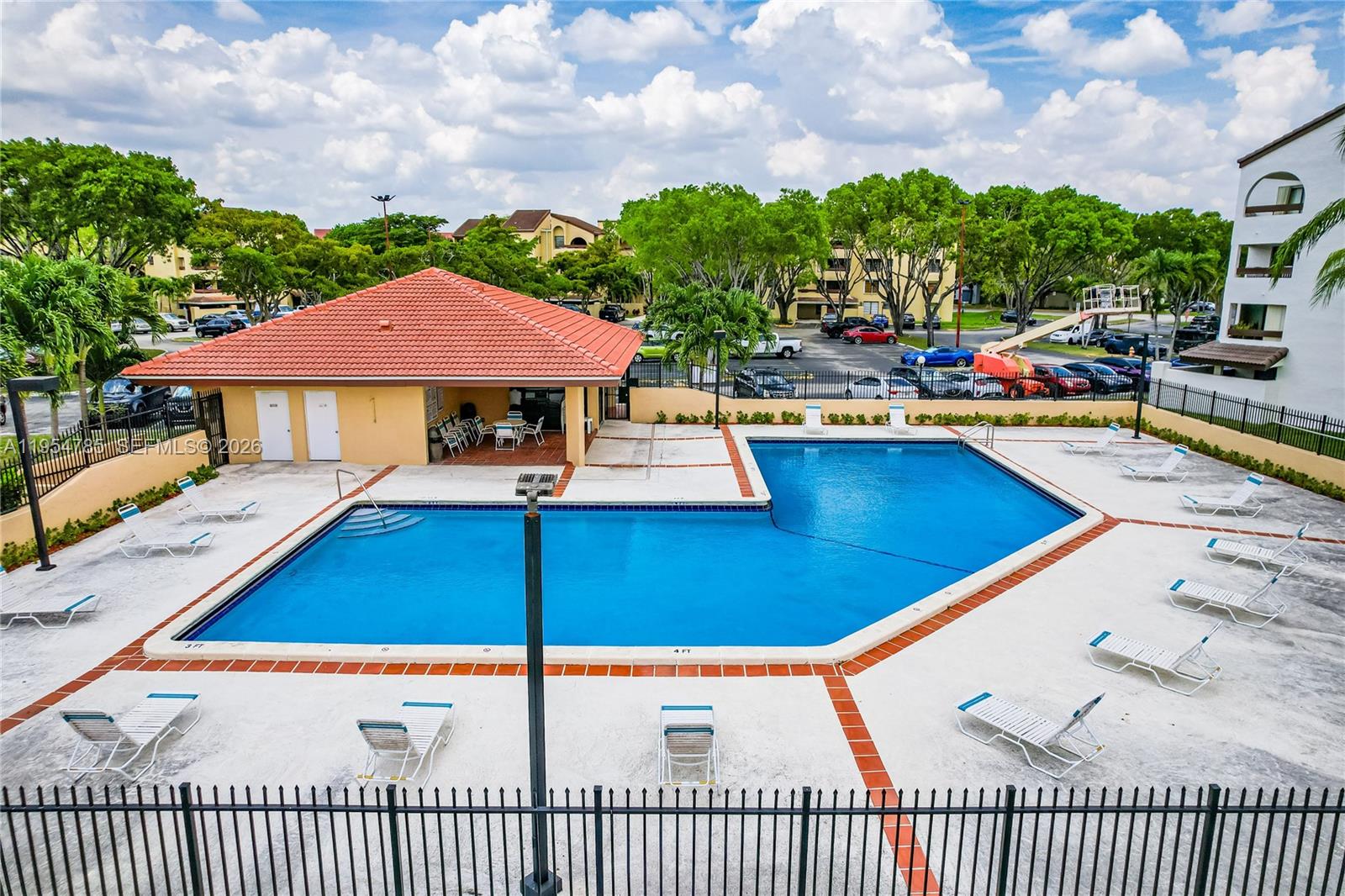 KENLAND POINTE CONDO II - Residential