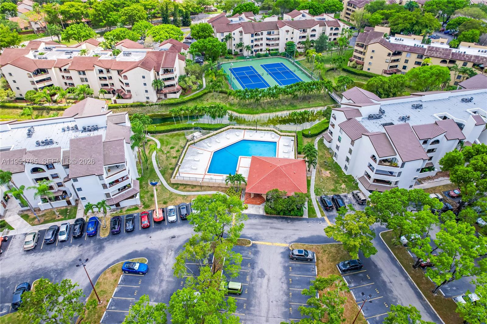 KENLAND POINTE CONDO II - Residential