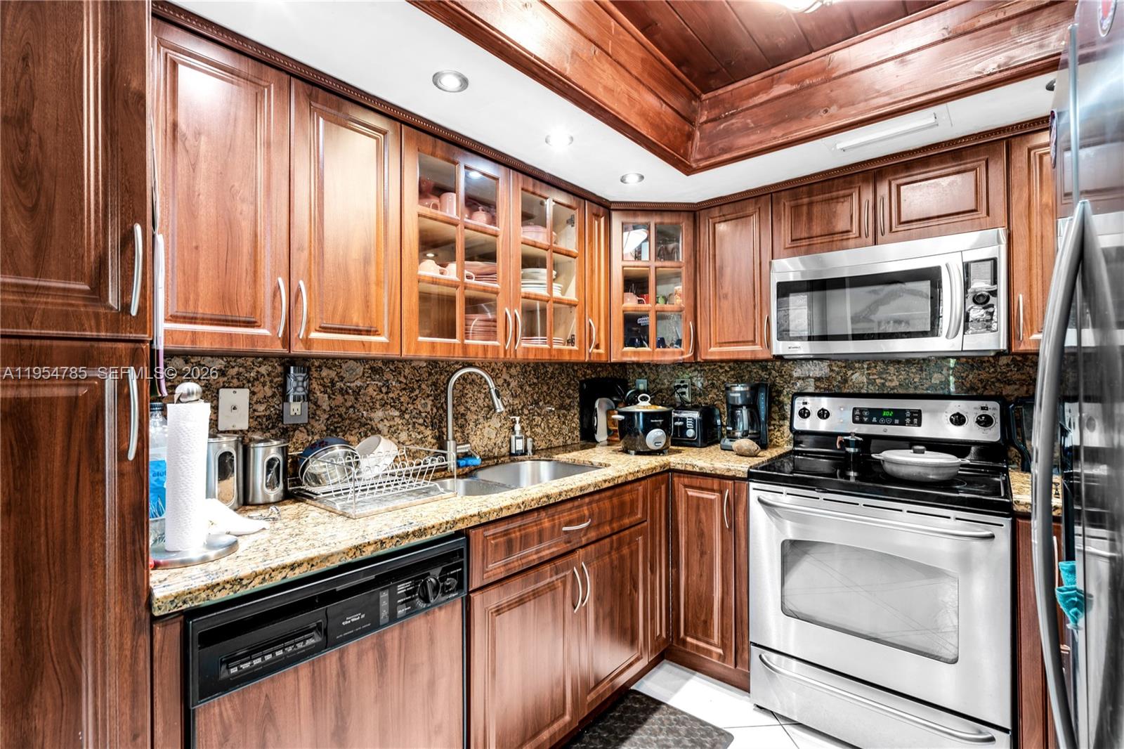 KENLAND POINTE CONDO II - Residential