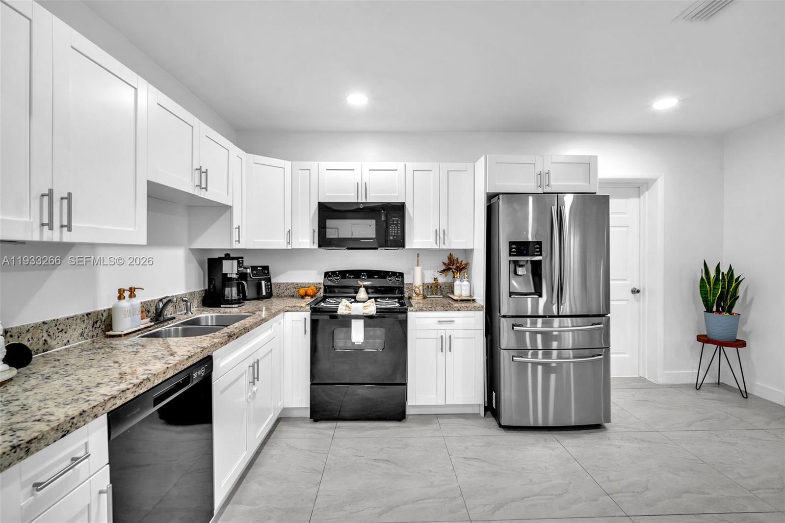 BISCAYNE HIGHLANDS - Residential