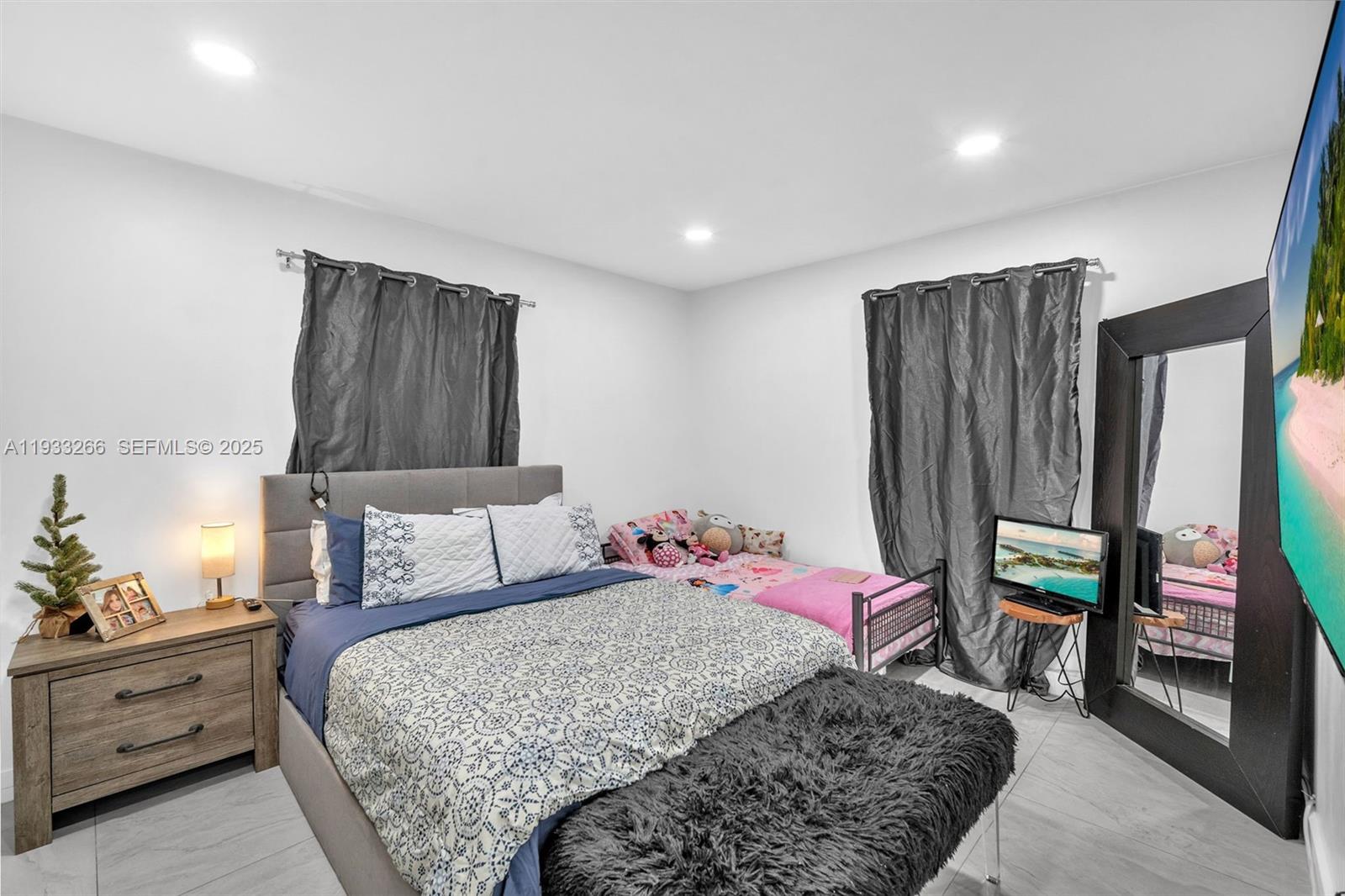 BISCAYNE HIGHLANDS - Residential