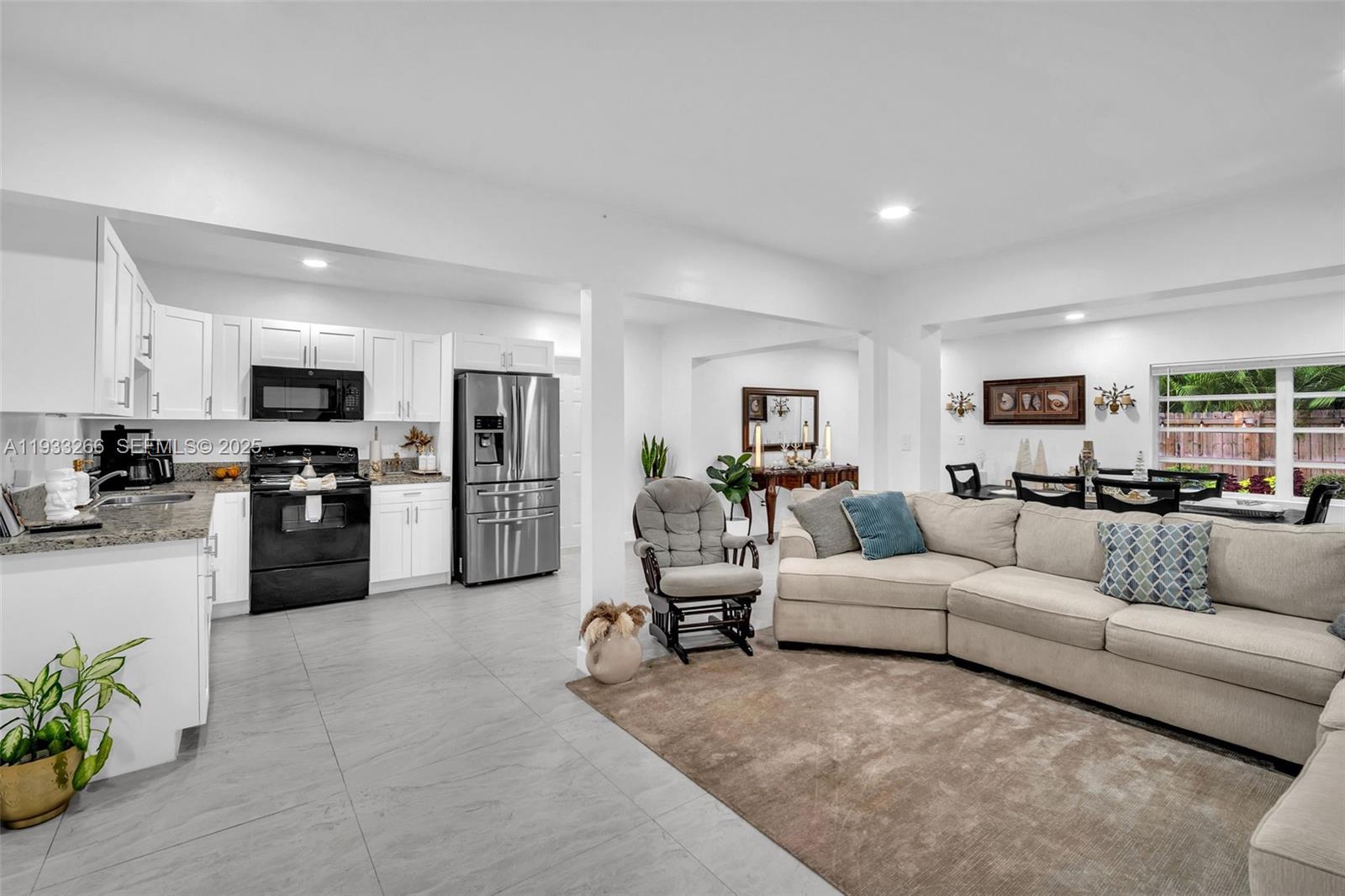 BISCAYNE HIGHLANDS - Residential