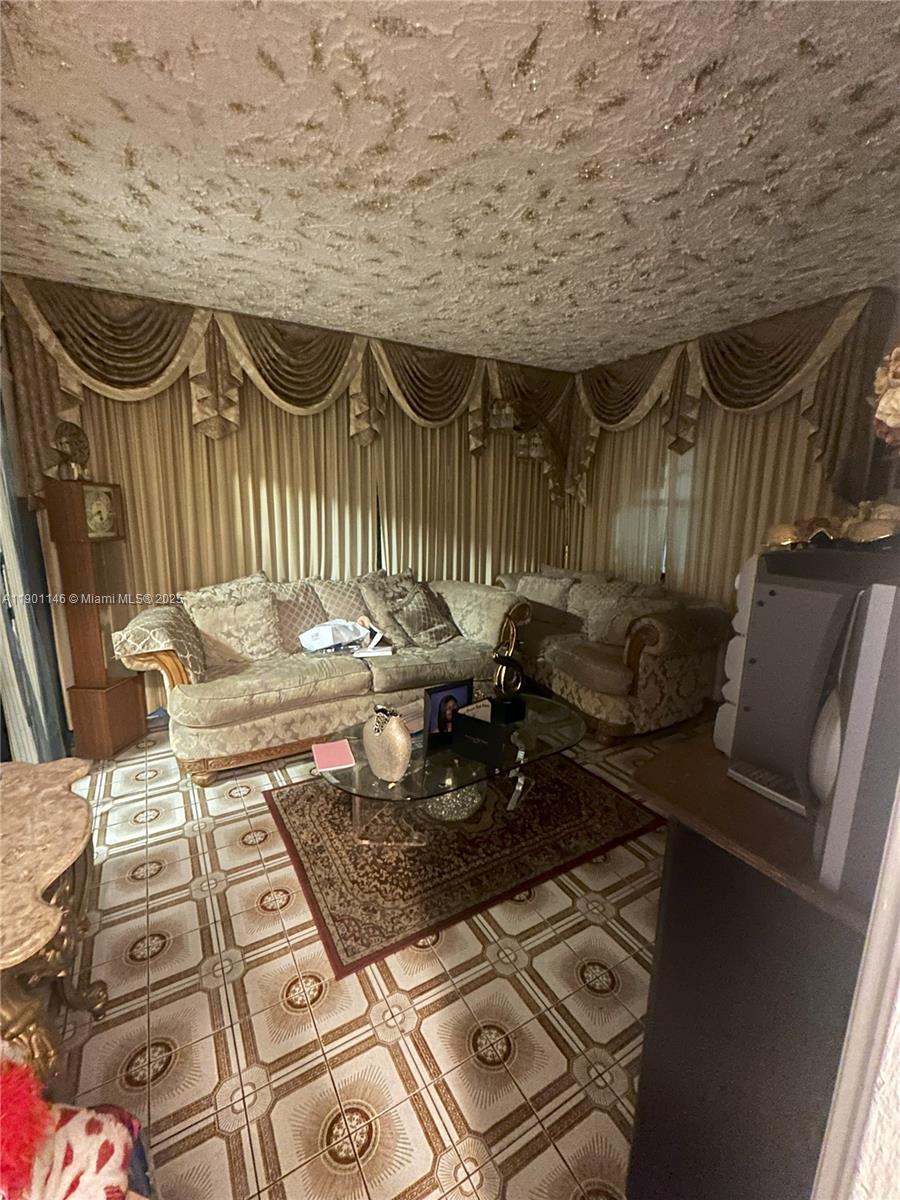 BUENA VISTA GARDENS - Residential