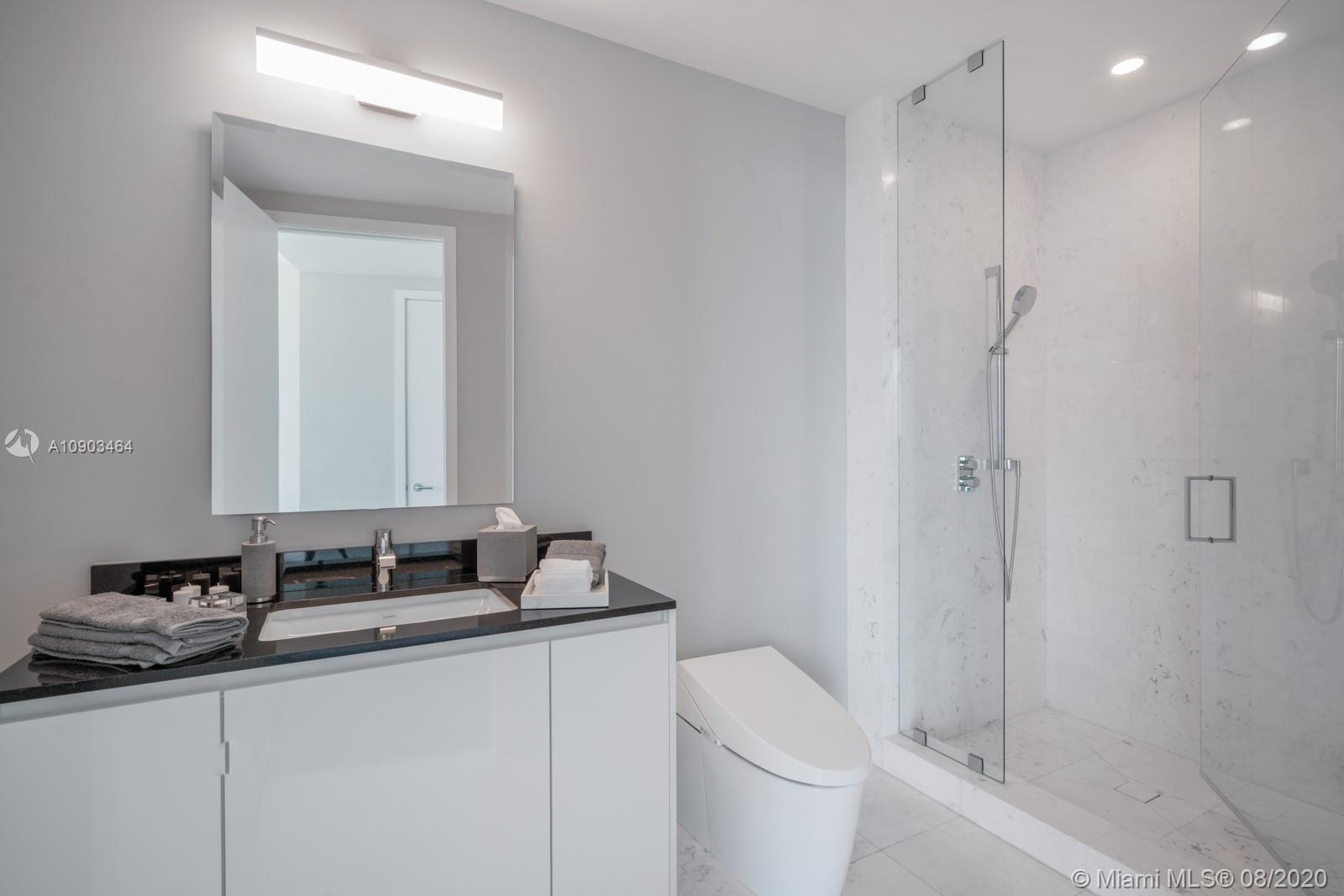 18555 COLLINS AVENUE COND - Residential