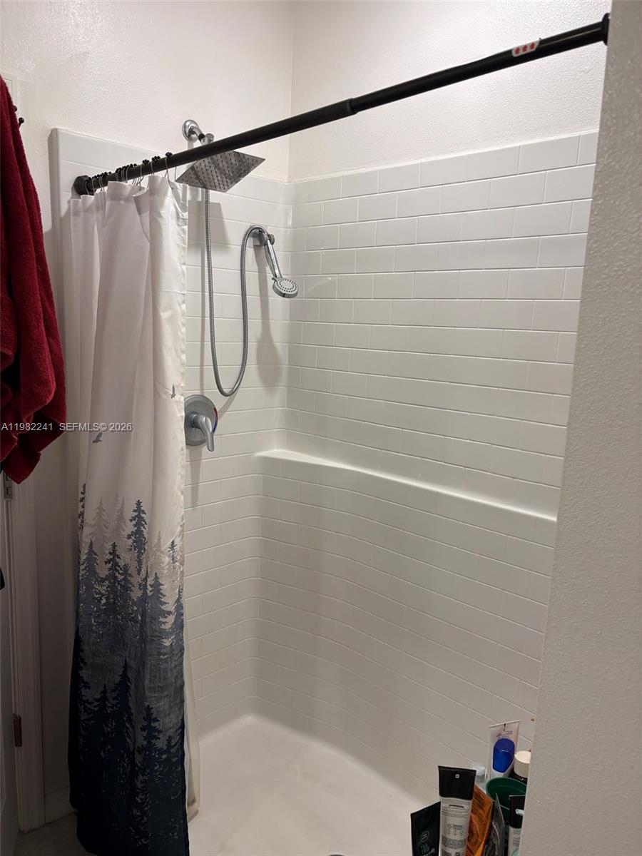 VERO LAKE ESTATES UNIT F - Residential