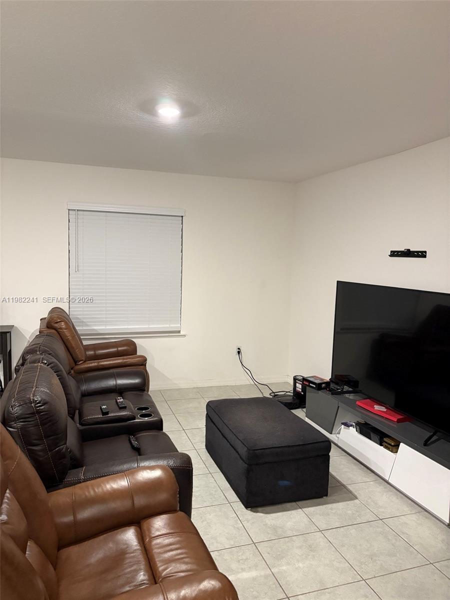 VERO LAKE ESTATES UNIT F - Residential