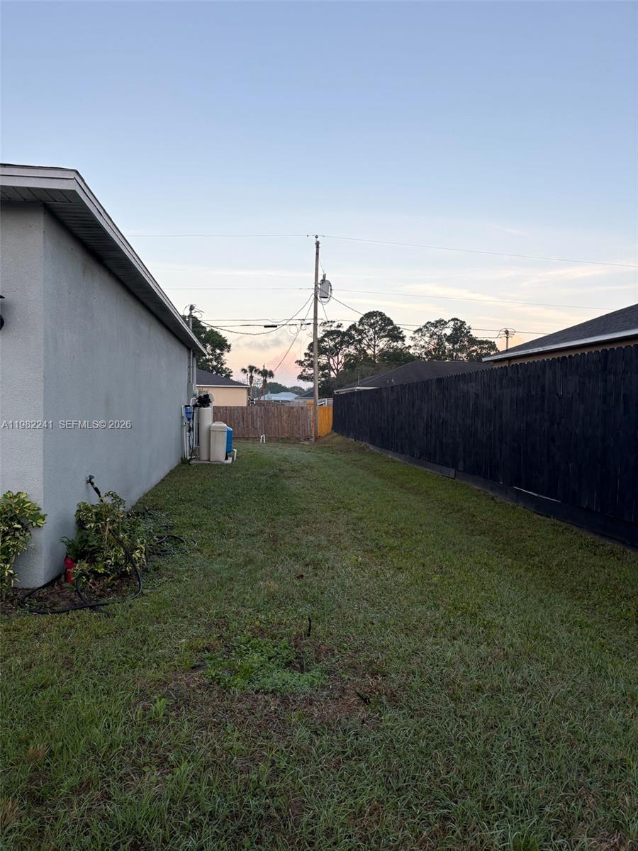 VERO LAKE ESTATES UNIT F - Residential