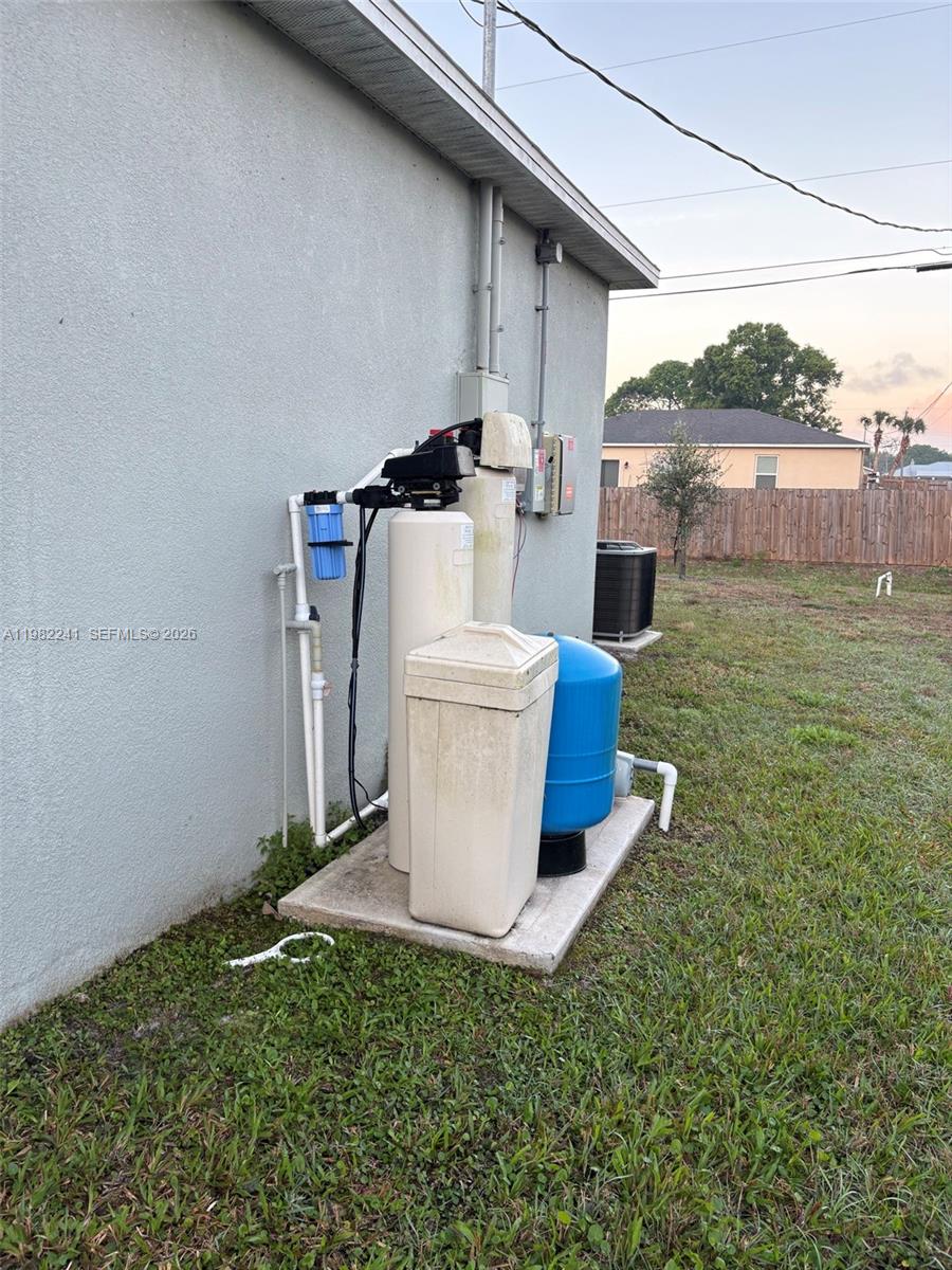 VERO LAKE ESTATES UNIT F - Residential