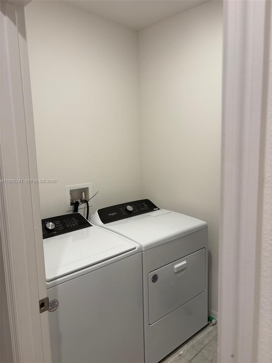 VERO LAKE ESTATES UNIT F - Residential