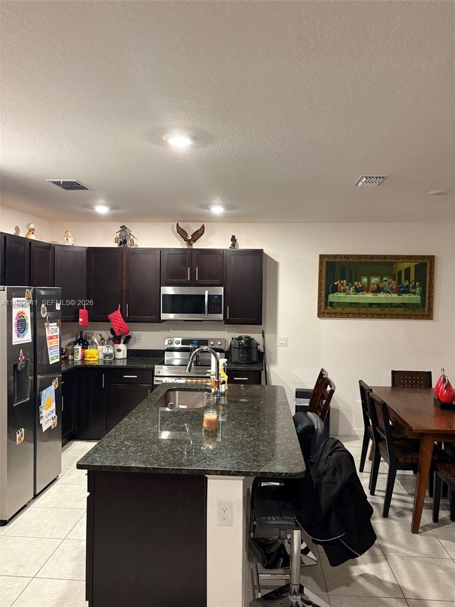 VERO LAKE ESTATES UNIT F - Residential