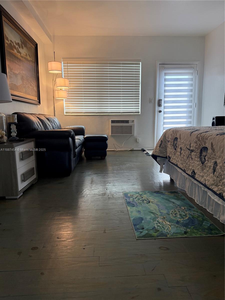 1060 Pennsylvania Ave 18