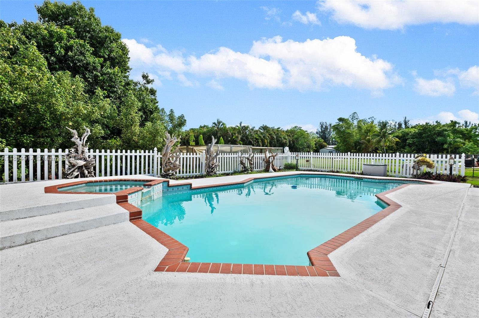 FLA FRUIT LANDS CO - Residential