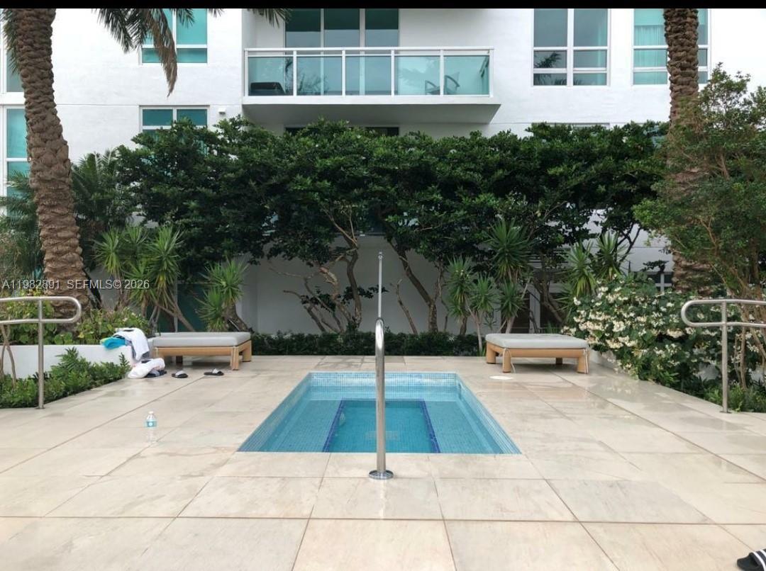 THE PLAZA 851 BRICKELL CO - Residential