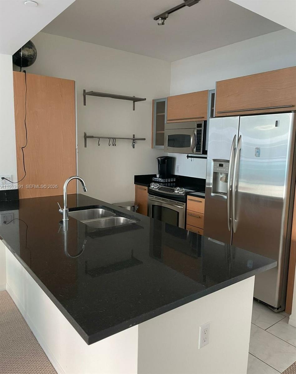 THE PLAZA 851 BRICKELL CO - Residential