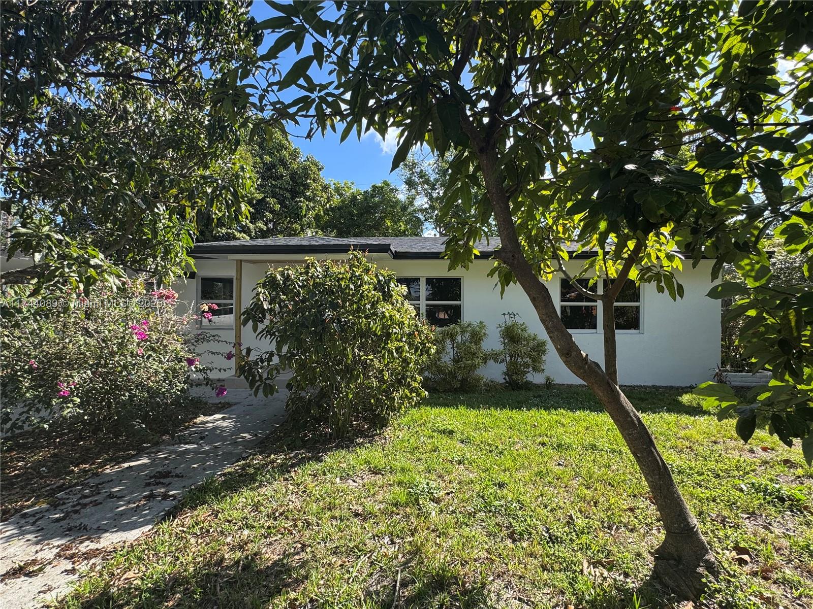 16097 Ne 9th Pl, North Miami Beach, Miami-Dade County, Florida - 5 Bedrooms  
3 Bathrooms - 