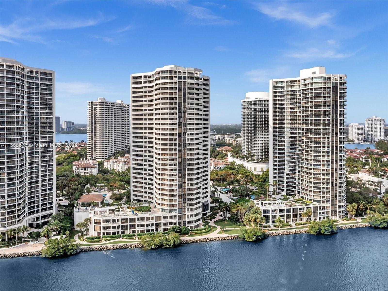 3000 Island Blvd 1103